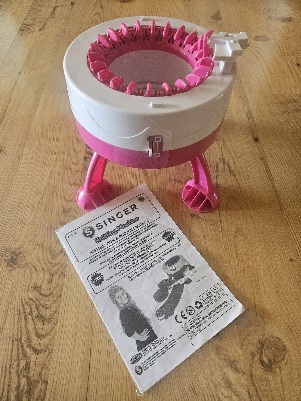 Singer Children's Knitting Machine - Picture 1 of 6
